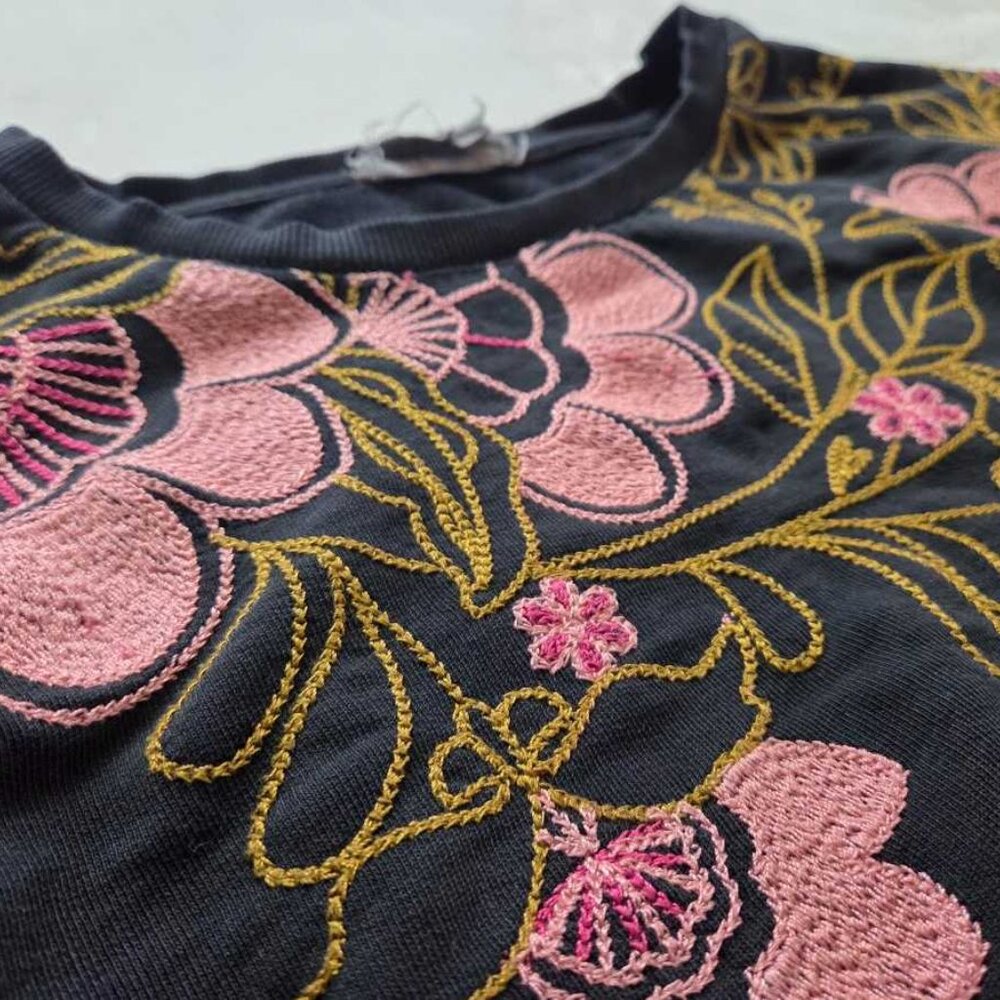 L By Anthropologie embroidered floral sweatshirt sweater in black - Picture 5 of 11